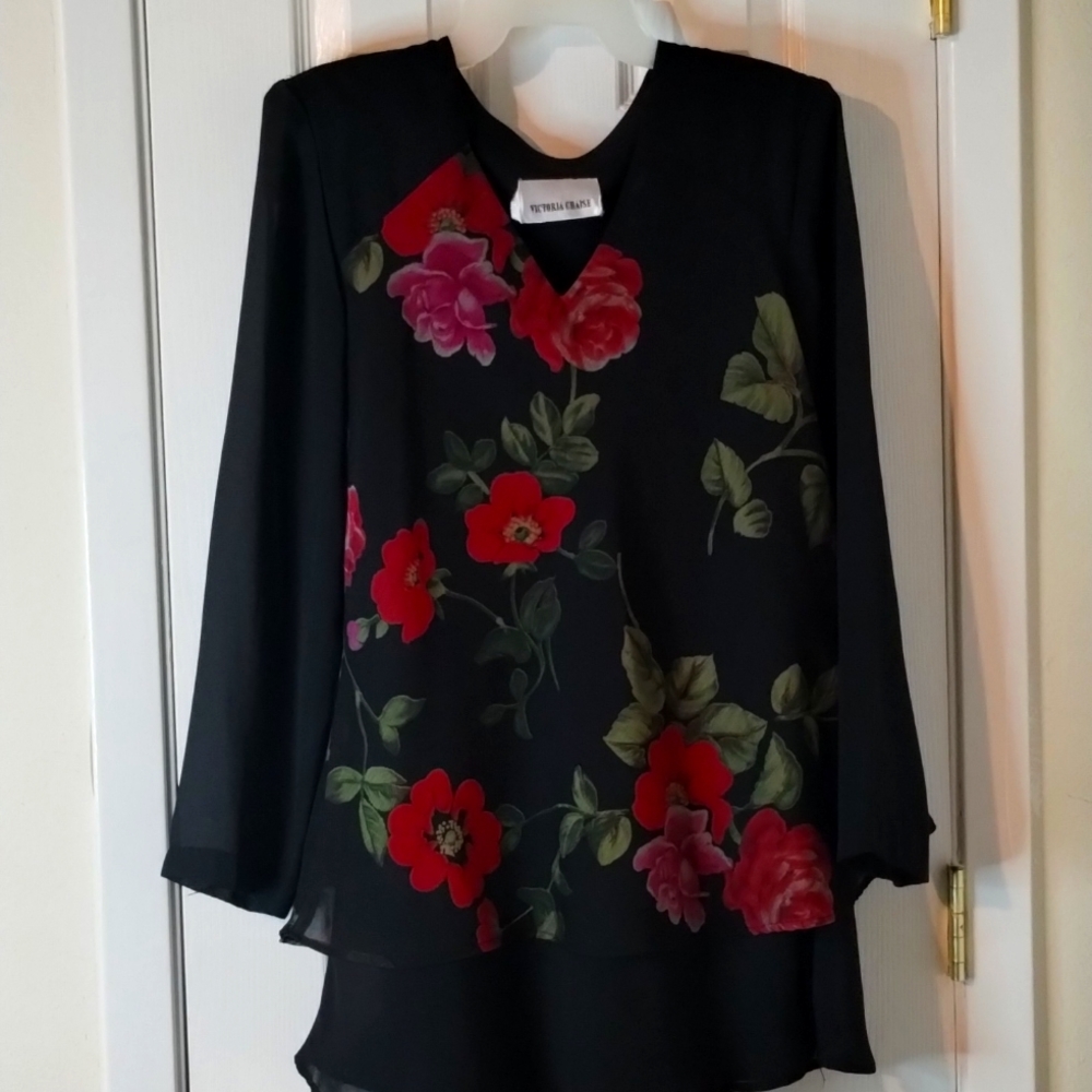 Gorgeous silky layered tunic, size L, Victoria Chaise brand